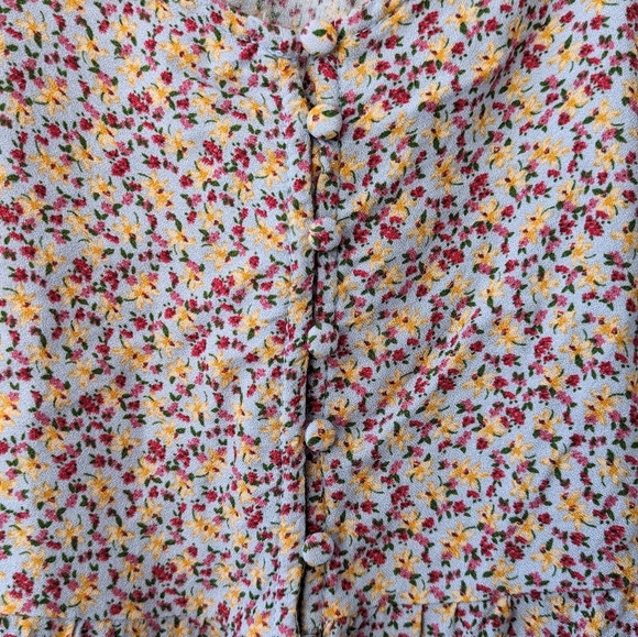 Urban Romantics Floral Puff Sleeve Crop Top - Picture 4 of 9